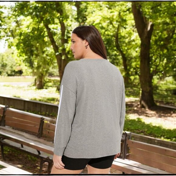 NEW!!! TORRID Super Soft Crew Neck Varsity Tee - SIZE 2x - Picture 2 of 6